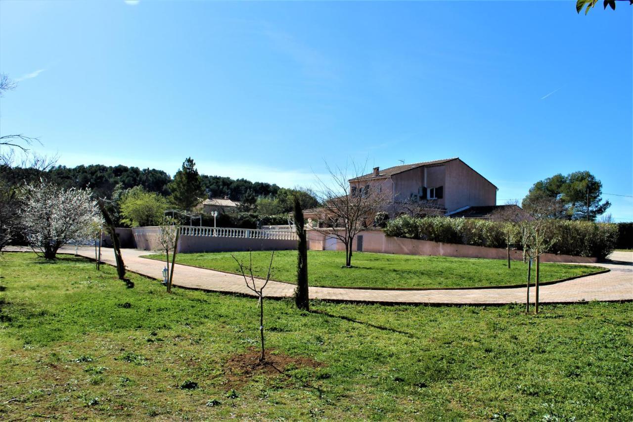 La Villa Des Ames Liees Draguignan Exterior photo