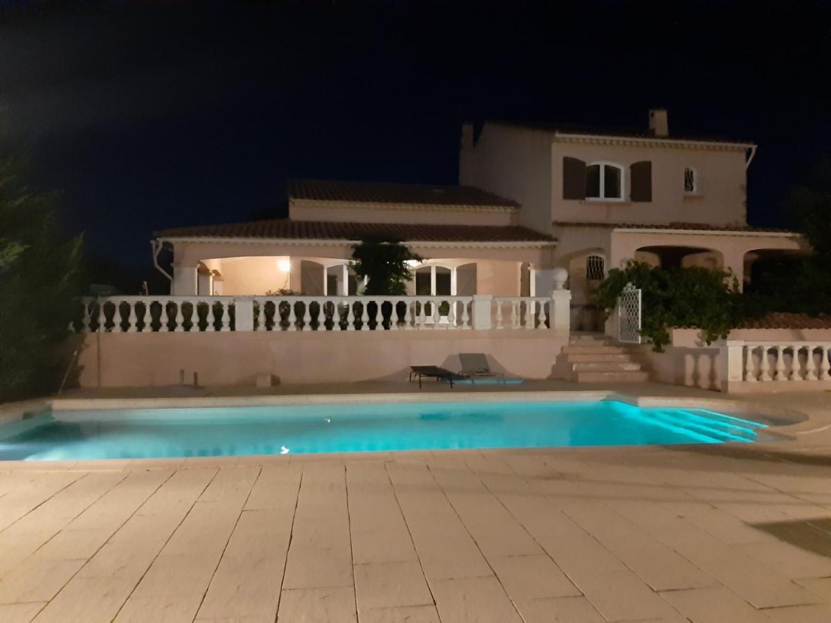La Villa Des Ames Liees Draguignan Exterior photo